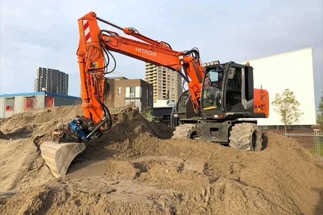 Mobiele graafmachine Hitachi ZX145W-3