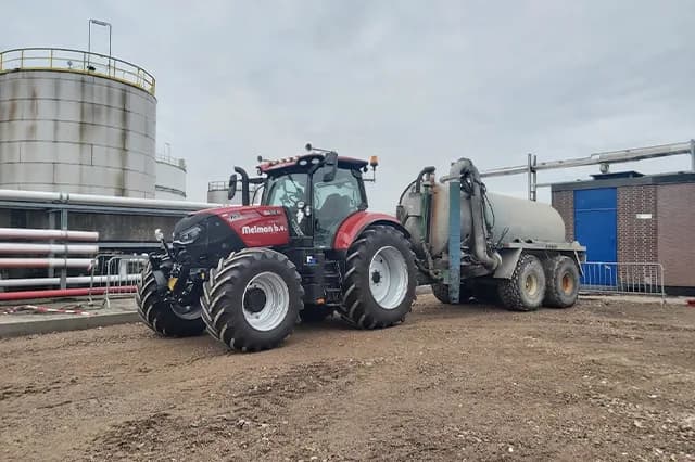 Tractor + waterwagen