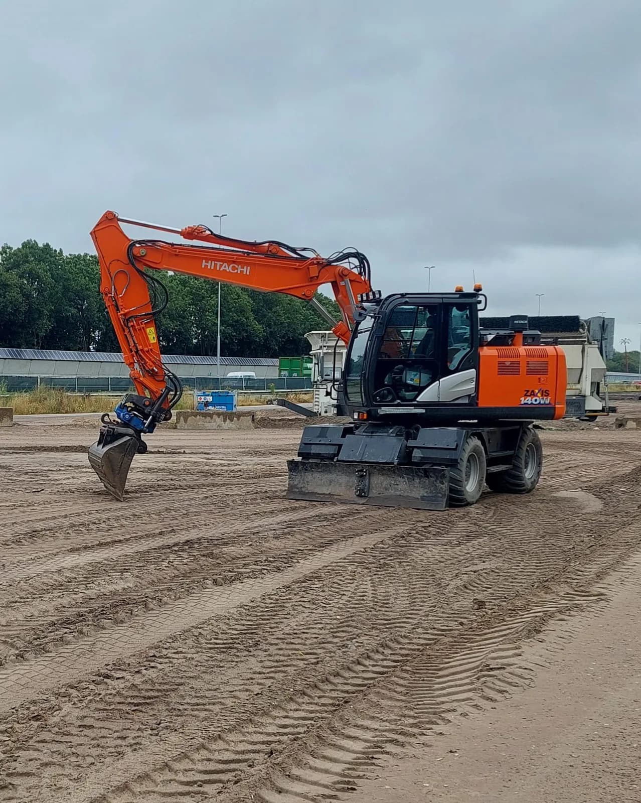 Mobiele graafmachine Hitachi ZX140W-6